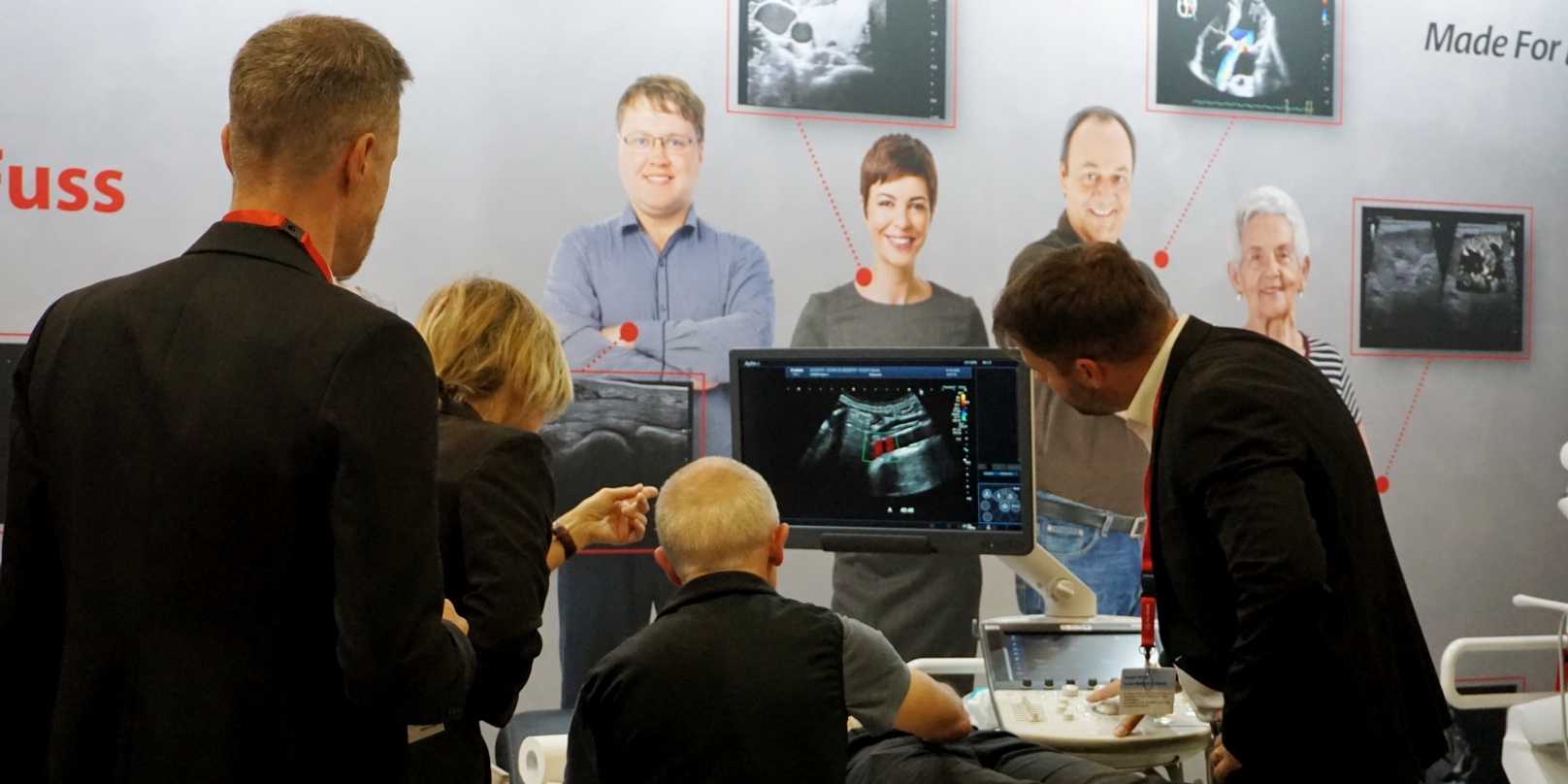 Ultrasound examination at an exhibitor stand